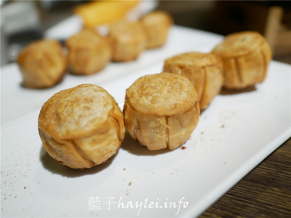 台北中正區/三創美食/港點大師(台北三創店)-座位寬敞舒適,港式飲茶鮮香美味,在台北想吃美味港點都會想到這裡!台北美食/市民大道美食/台北港點推薦/港式料理/港式點心推薦/煲仔飯/腸粉/煲粥/燒賣/奶皇包/蓮花茶/Syntrend三創生活園區/藍子愛美食 中式料理 國內旅遊 攝影 民生資訊分享 飲食集錦