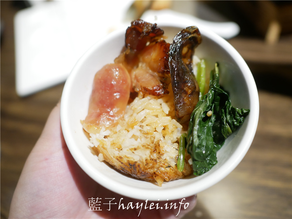 台北中正區/三創美食/港點大師(台北三創店)-座位寬敞舒適,港式飲茶鮮香美味,在台北想吃美味港點都會想到這裡!台北美食/市民大道美食/台北港點推薦/港式料理/港式點心推薦/煲仔飯/腸粉/煲粥/燒賣/奶皇包/蓮花茶/Syntrend三創生活園區/藍子愛美食 中式料理 國內旅遊 攝影 民生資訊分享 飲食集錦