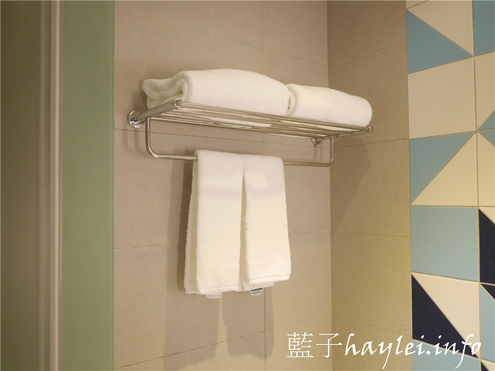 台中西屯/Holiday Inn Express Taichung Fengchia/臺中逢甲智選假日酒店-交通方便,近逢甲夜市、星享道,平價且舒適,在溫馨臥房安撫睡意後,來享受舒適美好的早餐吧!台中住宿推薦/逢甲住宿推薦/2 星級飯店/IHG洲際酒店平價品牌/24 小時櫃台/免費早餐/沐浴備品/健身中心/商務中心/洗衣服務/禁菸/會議室/國內旅遊/台中旅遊/藍子愛旅行 國內外住宿相關 國內旅遊 攝影 民生資訊分享