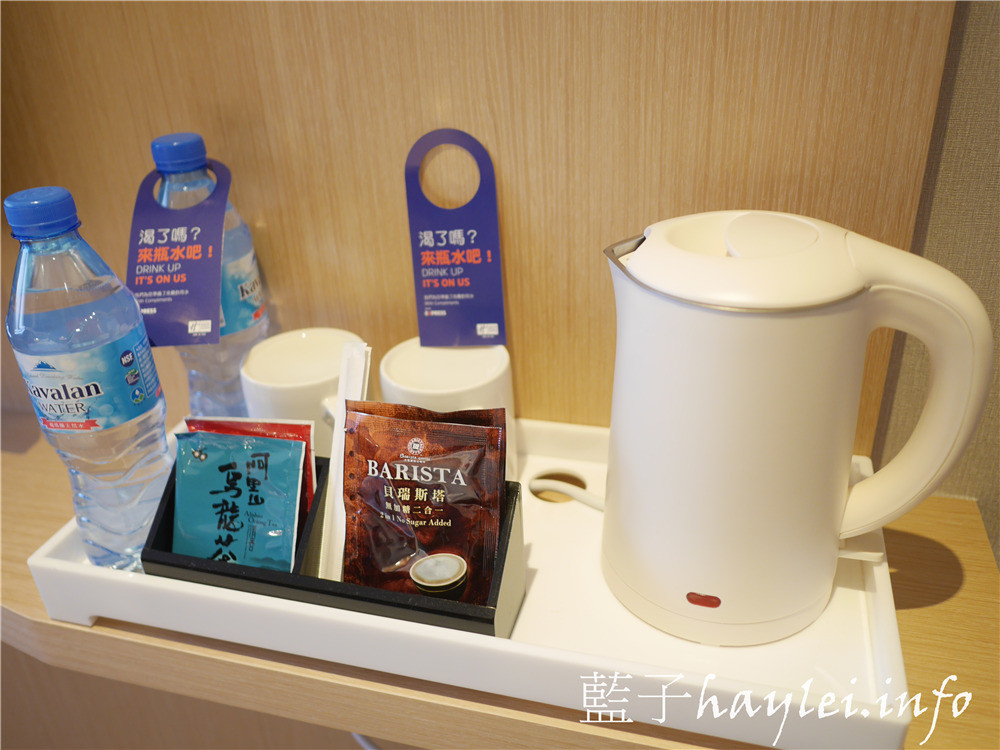 台中西屯/Holiday Inn Express Taichung Fengchia/臺中逢甲智選假日酒店-交通方便,近逢甲夜市、星享道,平價且舒適,在溫馨臥房安撫睡意後,來享受舒適美好的早餐吧!台中住宿推薦/逢甲住宿推薦/2 星級飯店/IHG洲際酒店平價品牌/24 小時櫃台/免費早餐/沐浴備品/健身中心/商務中心/洗衣服務/禁菸/會議室/國內旅遊/台中旅遊/藍子愛旅行 國內外住宿相關 國內旅遊 攝影 民生資訊分享