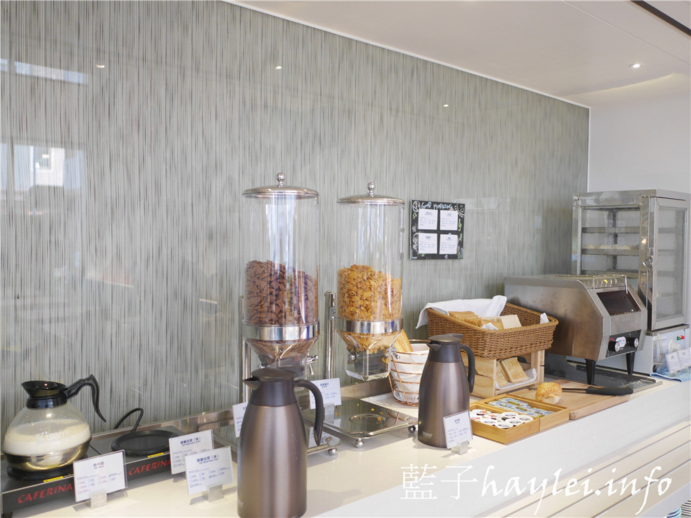 台中西屯/Holiday Inn Express Taichung Fengchia/臺中逢甲智選假日酒店-交通方便,近逢甲夜市、星享道,平價且舒適,在溫馨臥房安撫睡意後,來享受舒適美好的早餐吧!台中住宿推薦/逢甲住宿推薦/2 星級飯店/IHG洲際酒店平價品牌/24 小時櫃台/免費早餐/沐浴備品/健身中心/商務中心/洗衣服務/禁菸/會議室/國內旅遊/台中旅遊/藍子愛旅行 國內外住宿相關 國內旅遊 攝影 民生資訊分享