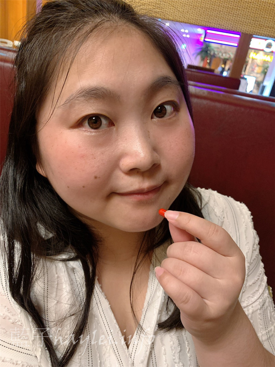 女性保養/ULove女性元氣膠囊- 富含血紅素鐵、當歸、黃耆、芝麻跟酵母粉等營養,天天起床吃3粒,幫助健康維持,給我紅潤好氣色~有樂科技ULoveTek/紅潤亮顏/日常保養/營養補充/調理保健/健康養生/SGS認證安心營養食品/不含西藥/藍子愛美麗 保養品分享 健康養身 攝影 民生資訊分享
