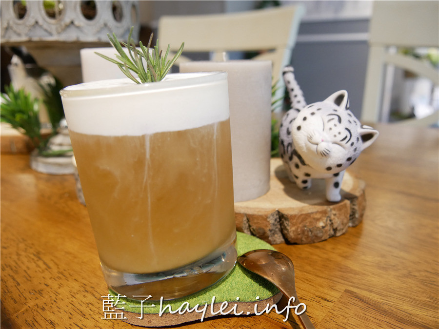台北松山/中山國中站美食/夏綠蒂·小私廚/à table chez Charlotte-原夏綠地咖啡,環境舒適,食材新鮮且口味絕佳,約會聚餐好選擇~義大利麵燉飯、甜點下午茶都是手工現做!台北美食餐廳/松山美食/義式料理/客製化餐點/手工甜點/下午茶/雙人鬆餅午茶套餐/鐵觀音茶風鬆餅/松露野菇燉飯/明太子義大利麵/不收服務費/西式料理/台北旅遊/藍子愛美食 國內旅遊 攝影 民生資訊分享 飲食集錦