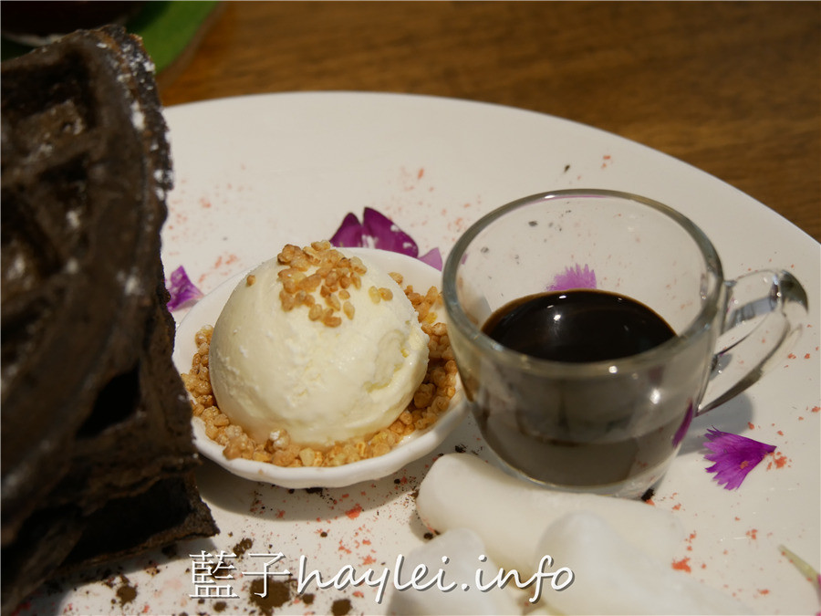 台北松山/中山國中站美食/夏綠蒂·小私廚/à table chez Charlotte-原夏綠地咖啡,環境舒適,食材新鮮且口味絕佳,約會聚餐好選擇~義大利麵燉飯、甜點下午茶都是手工現做!台北美食餐廳/松山美食/義式料理/客製化餐點/手工甜點/下午茶/雙人鬆餅午茶套餐/鐵觀音茶風鬆餅/松露野菇燉飯/明太子義大利麵/不收服務費/西式料理/台北旅遊/藍子愛美食 國內旅遊 攝影 民生資訊分享 飲食集錦