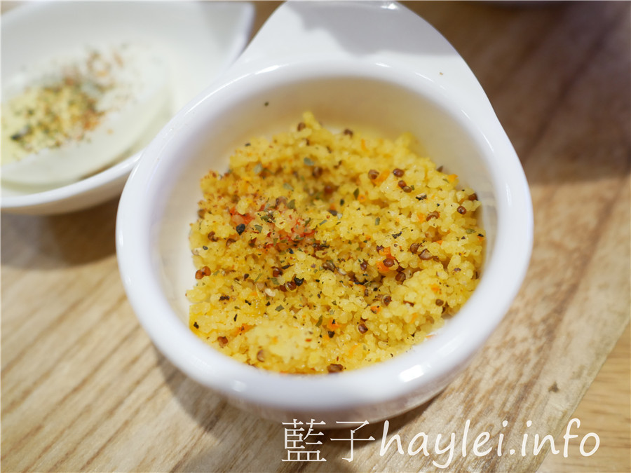 台中西區/Passenger 隨食。旅人/沙拉專賣店-每日限量馬德里碳烤海鮮溫沙拉、紅醬手捏肉丸義大利麵、白醬嫩煎雞胸燉飯&百香檸檬起司乳酪都很棒,能感受到手作的溫暖,隨著愛旅行的老闆來感受別具風味的異國風情創意美食吧!台中美食/蔬食餐廳推薦/溫沙拉/創意料理/異國美食/西餐/素食可食/健康養生/手作沙拉/RE紅包/藍子愛美食 攝影 民生資訊分享 飲食集錦
