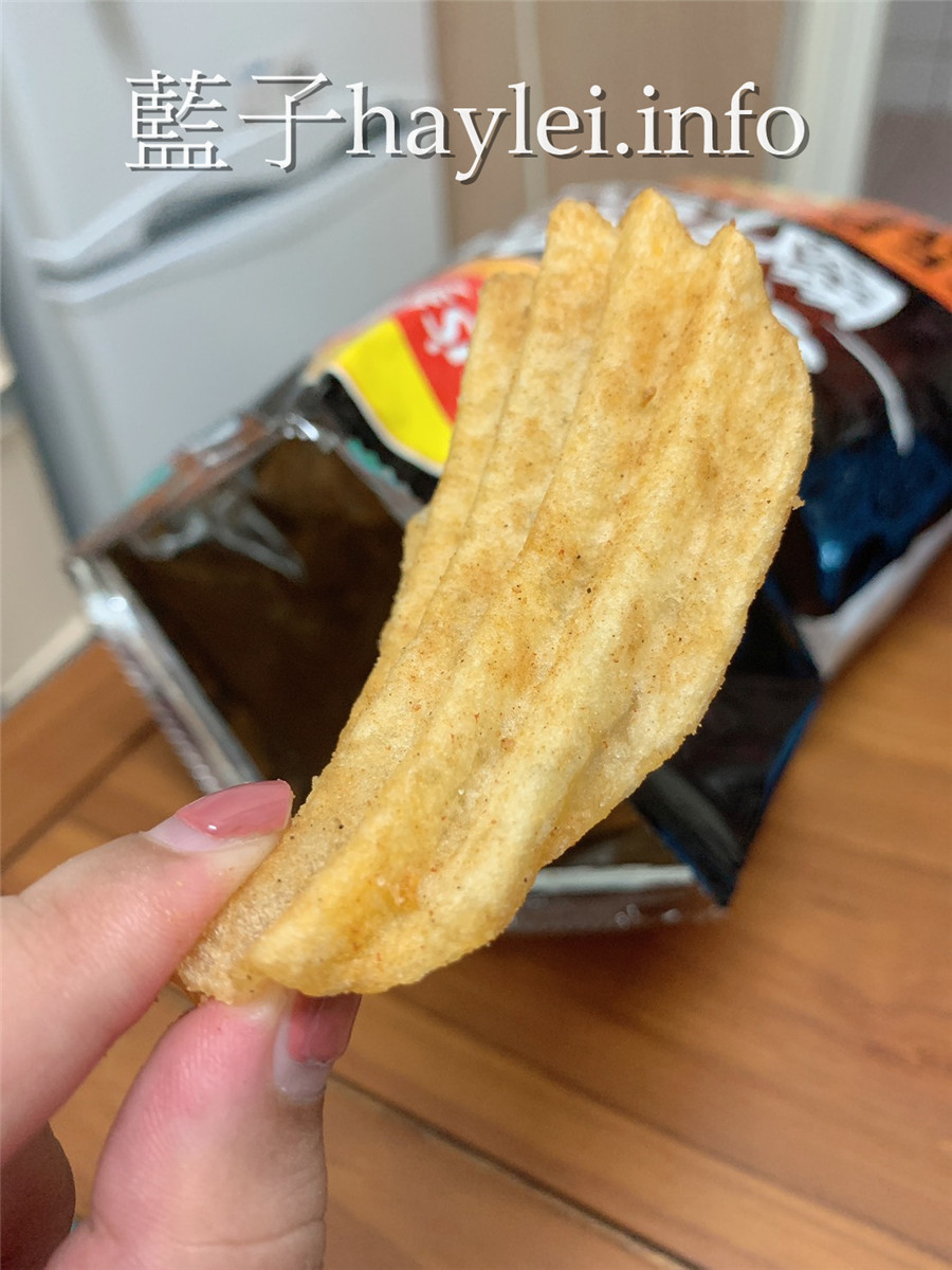 超商新品/樂事大波浪洋芋片-在超商找到覺得水星逆行懷疑人生,還在全聯找到理智斷線呢!超商零食/樂事大波浪超紓壓/波浪造型超喀脆/樂事洋芋片/LAYS樂事/大波浪洋芋片/零食點心/超商零食推薦/全聯零食推薦/potatochips/馬鈴薯片/薯片/紓壓零嘴/藍子愛美食 攝影 民生資訊分享 飲食集錦