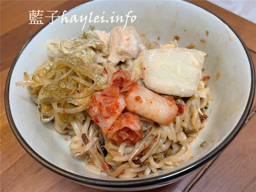 宅配美食推薦/益康泡菜-真正台灣製造的世界級泡菜,美味好吃且通過HACCP及ISO22000驗證,吃起來更安心,屯糧必備下飯菜!黃金泡菜、黃金海帶絲、黃金杏鮑菇等用蔬果入醬醃製出清甜微辣的好滋味,韓式泡菜味道酸香帶辣、翡翠海帶絲吃起來鮮香爽脆~台灣泡菜推薦/宅配泡菜/泡菜美食推薦/拌飯拌麵/美味泡菜/藍子愛美食 中式料理 健康養身 宅配食記 攝影 民生資訊分享 飲食集錦