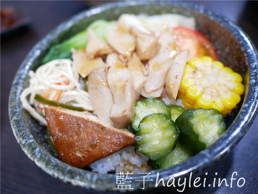 台中北區素食/寒山居蔬食-近中國醫、永興街美食,平價有水準的美味素食料理、手工辣椒醬令人流連,享受蔬食健康生活!推薦猴頭菇麻辣燙、麻辣臭豆腐、麻油吉便當、檸香川味拌麵~台中美食/台中素食推薦/中國醫美食/臭豆腐料理/素食便當/素食臭豆腐/特色辣醬/宅配外送/藍子愛美食 中式料理 國內旅遊 攝影 民生資訊分享 飲食集錦