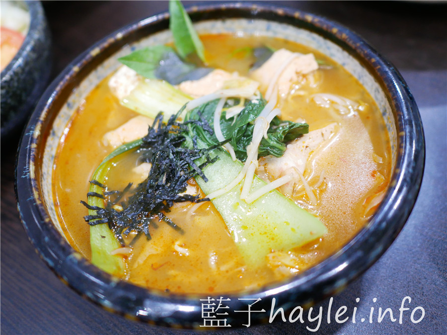 台中北區素食/寒山居蔬食-近中國醫、永興街美食,平價有水準的美味素食料理、手工辣椒醬令人流連,享受蔬食健康生活!推薦猴頭菇麻辣燙、麻辣臭豆腐、麻油吉便當、檸香川味拌麵~台中美食/台中素食推薦/中國醫美食/臭豆腐料理/素食便當/素食臭豆腐/特色辣醬/宅配外送/藍子愛美食 中式料理 國內旅遊 攝影 民生資訊分享 飲食集錦
