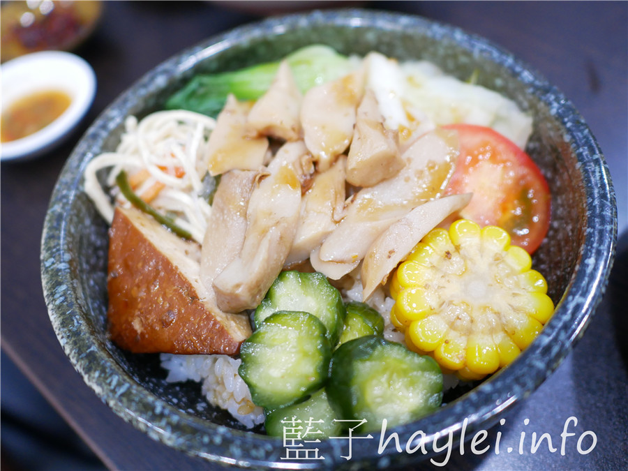 台中北區素食/寒山居蔬食-近中國醫、永興街美食,平價有水準的美味素食料理、手工辣椒醬令人流連,享受蔬食健康生活!推薦猴頭菇麻辣燙、麻辣臭豆腐、麻油吉便當、檸香川味拌麵~台中美食/台中素食推薦/中國醫美食/臭豆腐料理/素食便當/素食臭豆腐/特色辣醬/宅配外送/藍子愛美食 中式料理 國內旅遊 攝影 民生資訊分享 飲食集錦