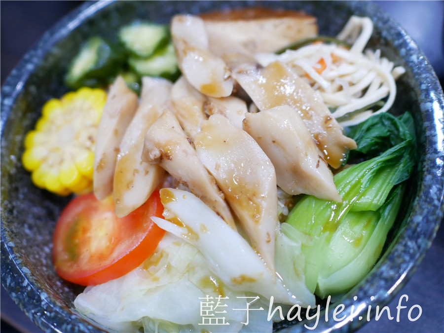 台中北區素食/寒山居蔬食-近中國醫、永興街美食,平價有水準的美味素食料理、手工辣椒醬令人流連,享受蔬食健康生活!推薦猴頭菇麻辣燙、麻辣臭豆腐、麻油吉便當、檸香川味拌麵~台中美食/台中素食推薦/中國醫美食/臭豆腐料理/素食便當/素食臭豆腐/特色辣醬/宅配外送/藍子愛美食 中式料理 國內旅遊 攝影 民生資訊分享 飲食集錦