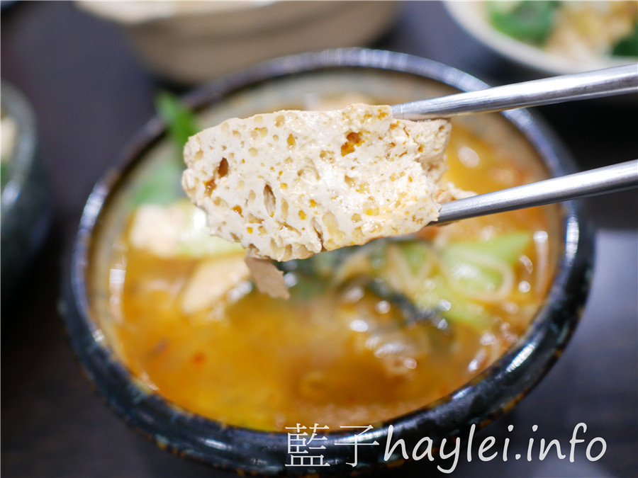 台中北區素食/寒山居蔬食-近中國醫、永興街美食,平價有水準的美味素食料理、手工辣椒醬令人流連,享受蔬食健康生活!推薦猴頭菇麻辣燙、麻辣臭豆腐、麻油吉便當、檸香川味拌麵~台中美食/台中素食推薦/中國醫美食/臭豆腐料理/素食便當/素食臭豆腐/特色辣醬/宅配外送/藍子愛美食 中式料理 國內旅遊 攝影 民生資訊分享 飲食集錦