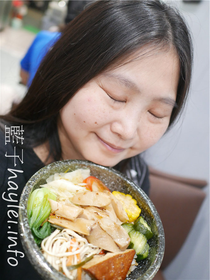 台中北區素食/寒山居蔬食-近中國醫、永興街美食,平價有水準的美味素食料理、手工辣椒醬令人流連,享受蔬食健康生活!推薦猴頭菇麻辣燙、麻辣臭豆腐、麻油吉便當、檸香川味拌麵~台中美食/台中素食推薦/中國醫美食/臭豆腐料理/素食便當/素食臭豆腐/特色辣醬/宅配外送/藍子愛美食 中式料理 國內旅遊 攝影 民生資訊分享 飲食集錦