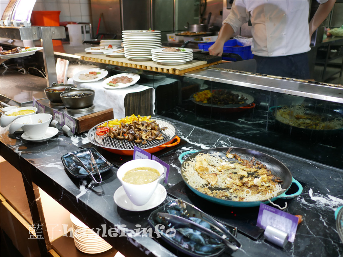 台中西屯/星饗道國際自助餐/In Sky Buffet-現作牛排、豬扒、天婦羅、拉麵、壽司、燒烤、咖啡美酒、蛋糕麵包等一次享有,豐盛美食引人垂涎!台中美食/逢甲美食/台中逢甲/逢甲商圈/台中buffet/台中自助餐廳/飯店自助餐/台中吃到飽餐廳/eattodie/星享道酒店/In Sky Hotel/藍子愛美食 中式料理 國內旅遊 攝影 日式料理 民生資訊分享 美式料理 飲食集錦
