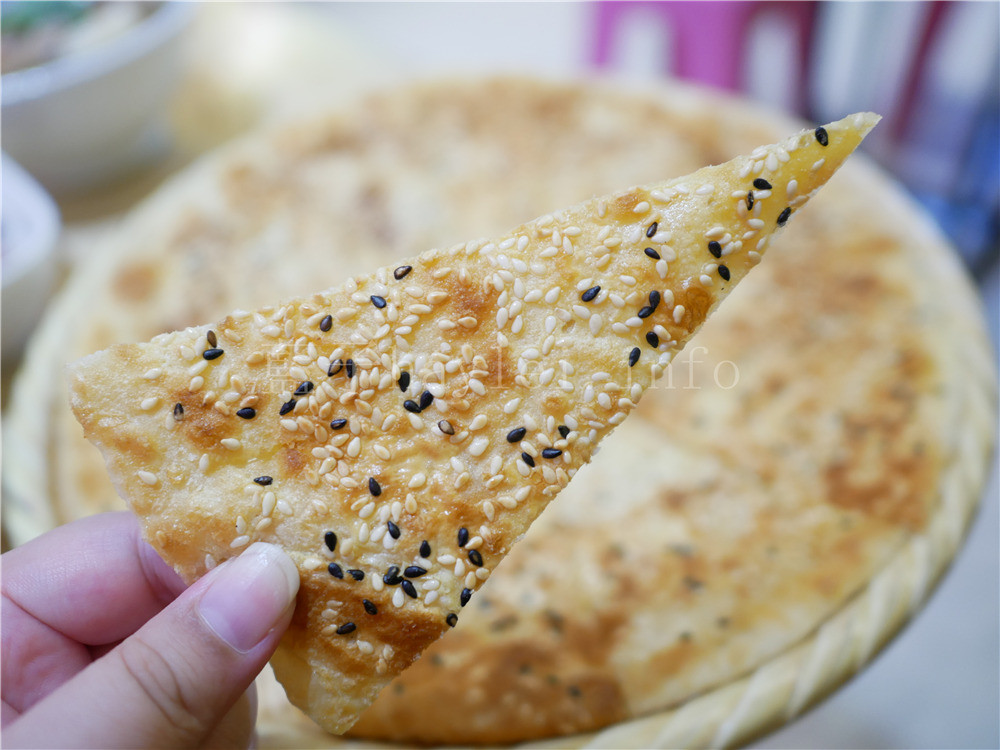 台中西區/梗餅商行-文青風小店品嘗美味麵點,用RE紅包行動支付,筆筆賺回饋,最高100%,簡單又方便!行動支付工具推薦/手機支付/手機抽紅包/手機app推薦/台中美食/台中麵點/台中小吃/蒜泥白肉飯/綜合羹/牛肉捲餅/綠豆鍋餅/藍子愛美食 3C相關 中式料理 國內旅遊 攝影 民生資訊分享 飲食集錦