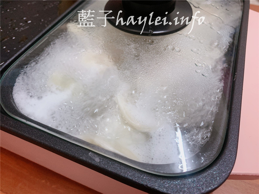 冷凍宅配水餃/山林水草RivaGreen/朝貢豬肉水餃,吃鳳梨酵素長大的豬肉質鮮甜無腥,居家常備方便隨時,不論高麗菜、韭菜、玉米等口味都美味好吃,適合當正餐/消夜/點心的團購宅配美食!宅配食品推薦/冷凍水餃/水餃美食/豬肉水餃/台灣水餃/新手下廚/有菜有肉兼顧健康/簡單煮/方便料理/煮水餃/煎餃/藍子愛美食 中式料理 宅配食記 攝影 民生資訊分享 自己動手做! 飲食集錦