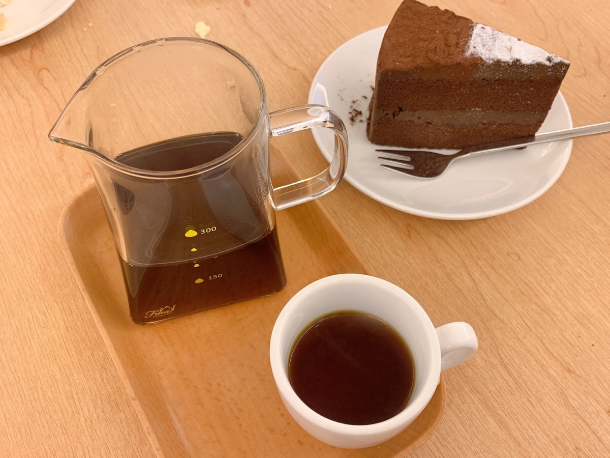 台中南區/HWC黑沃咖啡/台中高工店-手沖咖啡館品嘗專業咖啡,悠閒享受片刻美好~HWC ROASTERS/黑沃咖啡品評館/台中美食/台中咖啡/台中下午茶/台中咖啡館/網美咖啡廳/專業手沖/冠軍咖啡豆/甜點/蛋糕/下午茶/精品咖啡品牌/台灣烘豆冠軍黑沃咖啡/藍子愛美食 攝影 民生資訊分享 美式料理 飲食集錦