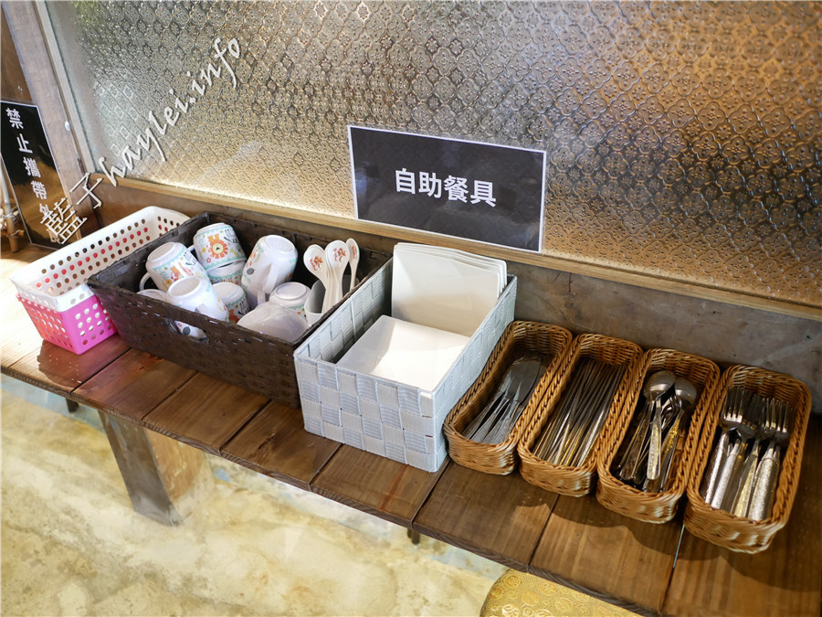 宜蘭冬山美食/七路咖啡食藝-感受老屋情懷,品味貼近人心的宜蘭在地美食!環境寬敞舒適,有彩虹屋彩繪牆、網美打卡拍照點、盪鞦韆、超大足球草原、沙坑、黑板和水槍等,適合親子遊憩的好地方!宜蘭旅遊推薦/宜蘭羅東/宜蘭美食/宜蘭網紅景點/宜蘭親子餐廳/宜蘭寵物友善餐廳/七路咖啡 ナナロ コーヒー/停車場/宜蘭拍照聖地/宜蘭打卡景點/水果咖啡/順進蜜餞行/大進果園/宜蘭休閒農業/深山咖啡廳/藍子愛旅行 國內旅遊 攝影 民生資訊分享 飲食集錦