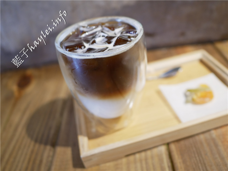 宜蘭冬山美食/七路咖啡食藝-感受老屋情懷,品味貼近人心的宜蘭在地美食!環境寬敞舒適,有彩虹屋彩繪牆、網美打卡拍照點、盪鞦韆、超大足球草原、沙坑、黑板和水槍等,適合親子遊憩的好地方!宜蘭旅遊推薦/宜蘭羅東/宜蘭美食/宜蘭網紅景點/宜蘭親子餐廳/宜蘭寵物友善餐廳/七路咖啡 ナナロ コーヒー/停車場/宜蘭拍照聖地/宜蘭打卡景點/水果咖啡/順進蜜餞行/大進果園/宜蘭休閒農業/深山咖啡廳/藍子愛旅行 國內旅遊 攝影 民生資訊分享 飲食集錦