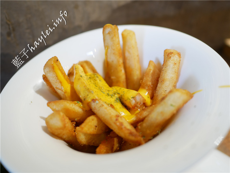 宜蘭冬山美食/七路咖啡食藝-感受老屋情懷,品味貼近人心的宜蘭在地美食!環境寬敞舒適,有彩虹屋彩繪牆、網美打卡拍照點、盪鞦韆、超大足球草原、沙坑、黑板和水槍等,適合親子遊憩的好地方!宜蘭旅遊推薦/宜蘭羅東/宜蘭美食/宜蘭網紅景點/宜蘭親子餐廳/宜蘭寵物友善餐廳/七路咖啡 ナナロ コーヒー/停車場/宜蘭拍照聖地/宜蘭打卡景點/水果咖啡/順進蜜餞行/大進果園/宜蘭休閒農業/深山咖啡廳/藍子愛旅行 國內旅遊 攝影 民生資訊分享 飲食集錦