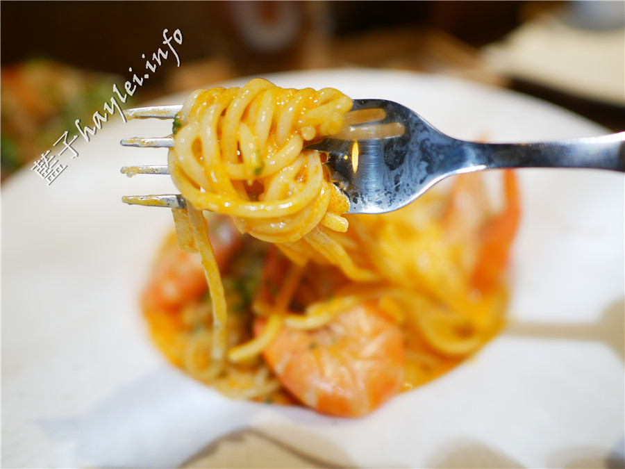 宜蘭冬山美食/七路咖啡食藝-感受老屋情懷,品味貼近人心的宜蘭在地美食!環境寬敞舒適,有彩虹屋彩繪牆、網美打卡拍照點、盪鞦韆、超大足球草原、沙坑、黑板和水槍等,適合親子遊憩的好地方!宜蘭旅遊推薦/宜蘭羅東/宜蘭美食/宜蘭網紅景點/宜蘭親子餐廳/宜蘭寵物友善餐廳/七路咖啡 ナナロ コーヒー/停車場/宜蘭拍照聖地/宜蘭打卡景點/水果咖啡/順進蜜餞行/大進果園/宜蘭休閒農業/深山咖啡廳/藍子愛旅行 國內旅遊 攝影 民生資訊分享 飲食集錦