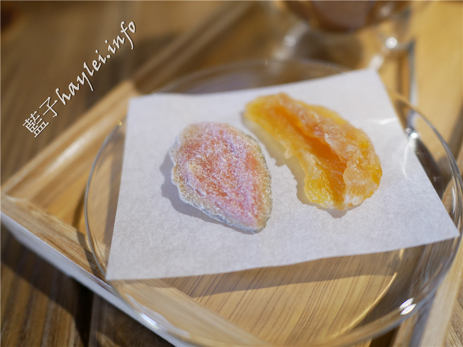 宜蘭冬山美食/七路咖啡食藝-感受老屋情懷,品味貼近人心的宜蘭在地美食!環境寬敞舒適,有彩虹屋彩繪牆、網美打卡拍照點、盪鞦韆、超大足球草原、沙坑、黑板和水槍等,適合親子遊憩的好地方!宜蘭旅遊推薦/宜蘭羅東/宜蘭美食/宜蘭網紅景點/宜蘭親子餐廳/宜蘭寵物友善餐廳/七路咖啡 ナナロ コーヒー/停車場/宜蘭拍照聖地/宜蘭打卡景點/水果咖啡/順進蜜餞行/大進果園/宜蘭休閒農業/深山咖啡廳/藍子愛旅行 國內旅遊 攝影 民生資訊分享 飲食集錦