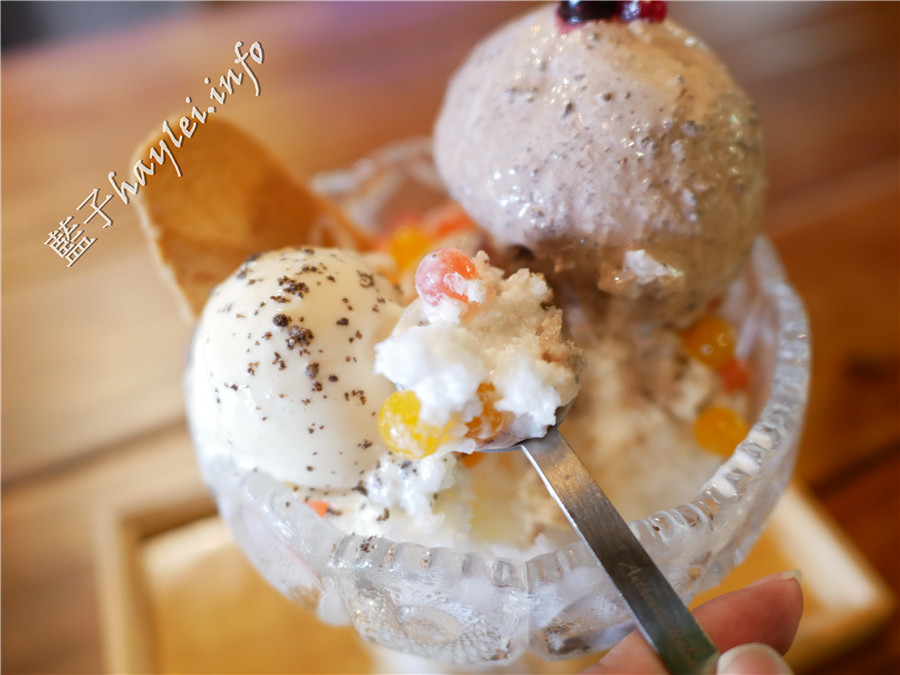 宜蘭冬山美食/七路咖啡食藝-感受老屋情懷,品味貼近人心的宜蘭在地美食!環境寬敞舒適,有彩虹屋彩繪牆、網美打卡拍照點、盪鞦韆、超大足球草原、沙坑、黑板和水槍等,適合親子遊憩的好地方!宜蘭旅遊推薦/宜蘭羅東/宜蘭美食/宜蘭網紅景點/宜蘭親子餐廳/宜蘭寵物友善餐廳/七路咖啡 ナナロ コーヒー/停車場/宜蘭拍照聖地/宜蘭打卡景點/水果咖啡/順進蜜餞行/大進果園/宜蘭休閒農業/深山咖啡廳/藍子愛旅行 國內旅遊 攝影 民生資訊分享 飲食集錦