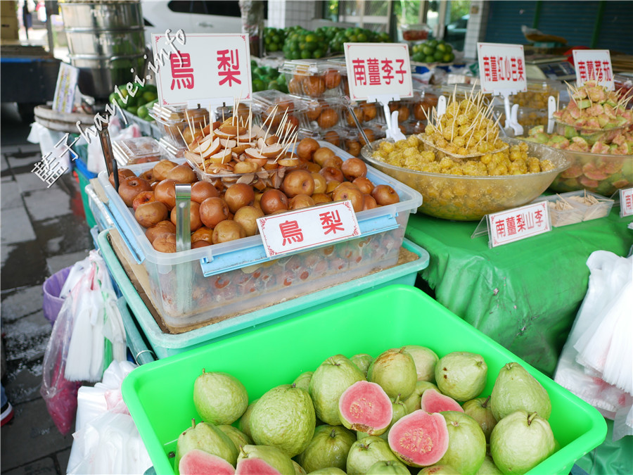 宜蘭冬山美食/七路咖啡食藝-感受老屋情懷,品味貼近人心的宜蘭在地美食!環境寬敞舒適,有彩虹屋彩繪牆、網美打卡拍照點、盪鞦韆、超大足球草原、沙坑、黑板和水槍等,適合親子遊憩的好地方!宜蘭旅遊推薦/宜蘭羅東/宜蘭美食/宜蘭網紅景點/宜蘭親子餐廳/宜蘭寵物友善餐廳/七路咖啡 ナナロ コーヒー/停車場/宜蘭拍照聖地/宜蘭打卡景點/水果咖啡/順進蜜餞行/大進果園/宜蘭休閒農業/深山咖啡廳/藍子愛旅行 國內旅遊 攝影 民生資訊分享 飲食集錦