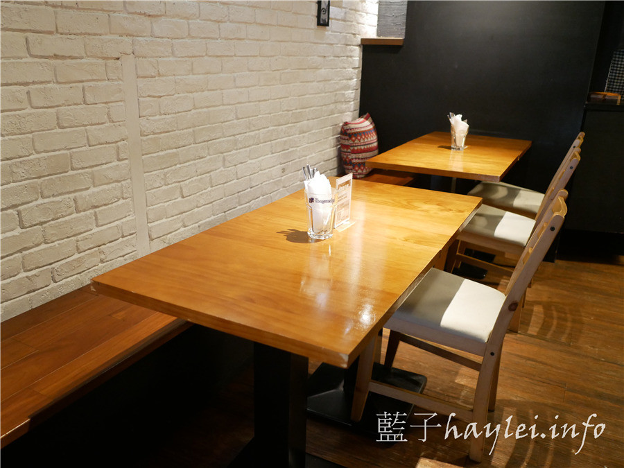 台北信義美食/Blanc布朗客咖啡-平價美味松菸美食推薦，環境溫馨有情調，食材新鮮有品質，美味到想再再回訪的美食餐廳！鴨胸沙拉、紅酒牛肉燉飯、起司雞肉千層麵、起司磚餅等鹹食表現可圈可點，布朗尼、提拉米蘇、肉桂捲等甜點必吃～台北美食/台北咖啡館/義式料理/市府站美食/義大利麵/下午茶推薦/藍子愛美食 國內旅遊 攝影 民生資訊分享 美式料理 飲食集錦 