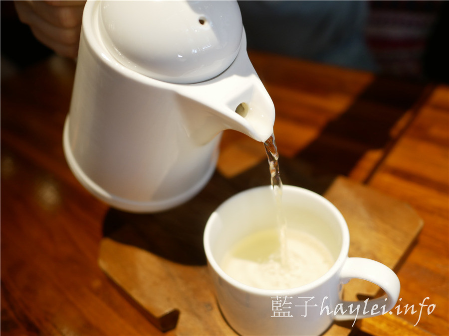 台北信義美食/Blanc布朗客咖啡-平價美味松菸美食推薦，環境溫馨有情調，食材新鮮有品質，美味到想再再回訪的美食餐廳！鴨胸沙拉、紅酒牛肉燉飯、起司雞肉千層麵、起司磚餅等鹹食表現可圈可點，布朗尼、提拉米蘇、肉桂捲等甜點必吃～台北美食/台北咖啡館/義式料理/市府站美食/義大利麵/下午茶推薦/藍子愛美食 國內旅遊 攝影 民生資訊分享 美式料理 飲食集錦 