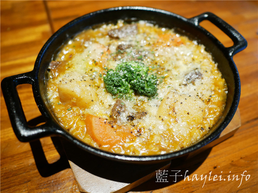 台北信義美食/Blanc布朗客咖啡-平價美味松菸美食推薦，環境溫馨有情調，食材新鮮有品質，美味到想再再回訪的美食餐廳！鴨胸沙拉、紅酒牛肉燉飯、起司雞肉千層麵、起司磚餅等鹹食表現可圈可點，布朗尼、提拉米蘇、肉桂捲等甜點必吃～台北美食/台北咖啡館/義式料理/市府站美食/義大利麵/下午茶推薦/藍子愛美食 國內旅遊 攝影 民生資訊分享 美式料理 飲食集錦 