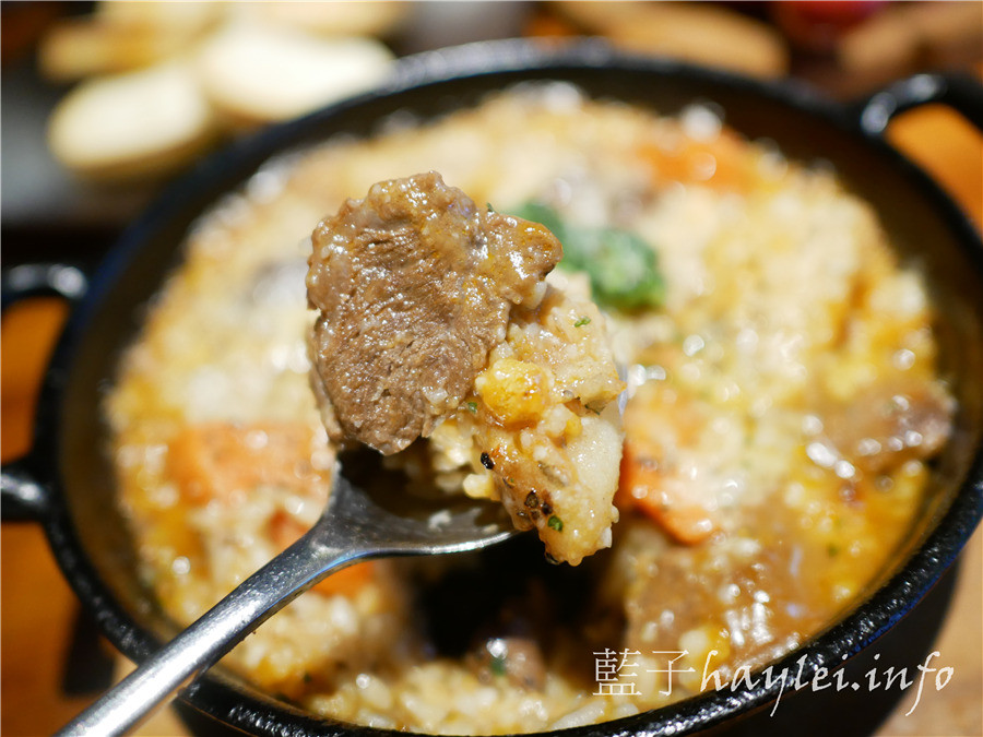 台北信義美食/Blanc布朗客咖啡-平價美味松菸美食推薦，環境溫馨有情調，食材新鮮有品質，美味到想再再回訪的美食餐廳！鴨胸沙拉、紅酒牛肉燉飯、起司雞肉千層麵、起司磚餅等鹹食表現可圈可點，布朗尼、提拉米蘇、肉桂捲等甜點必吃～台北美食/台北咖啡館/義式料理/市府站美食/義大利麵/下午茶推薦/藍子愛美食 國內旅遊 攝影 民生資訊分享 美式料理 飲食集錦 