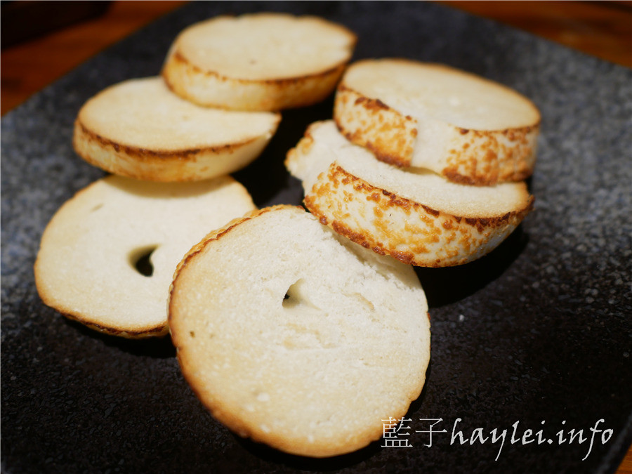 台北信義美食/Blanc布朗客咖啡-平價美味松菸美食推薦，環境溫馨有情調，食材新鮮有品質，美味到想再再回訪的美食餐廳！鴨胸沙拉、紅酒牛肉燉飯、起司雞肉千層麵、起司磚餅等鹹食表現可圈可點，布朗尼、提拉米蘇、肉桂捲等甜點必吃～台北美食/台北咖啡館/義式料理/市府站美食/義大利麵/下午茶推薦/藍子愛美食 國內旅遊 攝影 民生資訊分享 美式料理 飲食集錦 