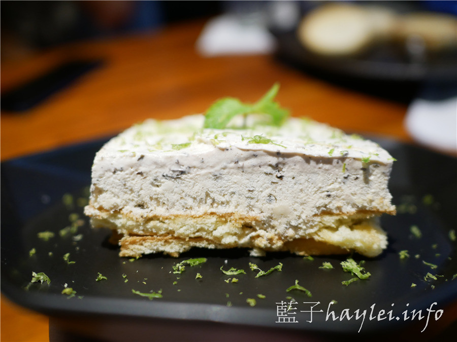 台北信義美食/Blanc布朗客咖啡-平價美味松菸美食推薦，環境溫馨有情調，食材新鮮有品質，美味到想再再回訪的美食餐廳！鴨胸沙拉、紅酒牛肉燉飯、起司雞肉千層麵、起司磚餅等鹹食表現可圈可點，布朗尼、提拉米蘇、肉桂捲等甜點必吃～台北美食/台北咖啡館/義式料理/市府站美食/義大利麵/下午茶推薦/藍子愛美食 國內旅遊 攝影 民生資訊分享 美式料理 飲食集錦 