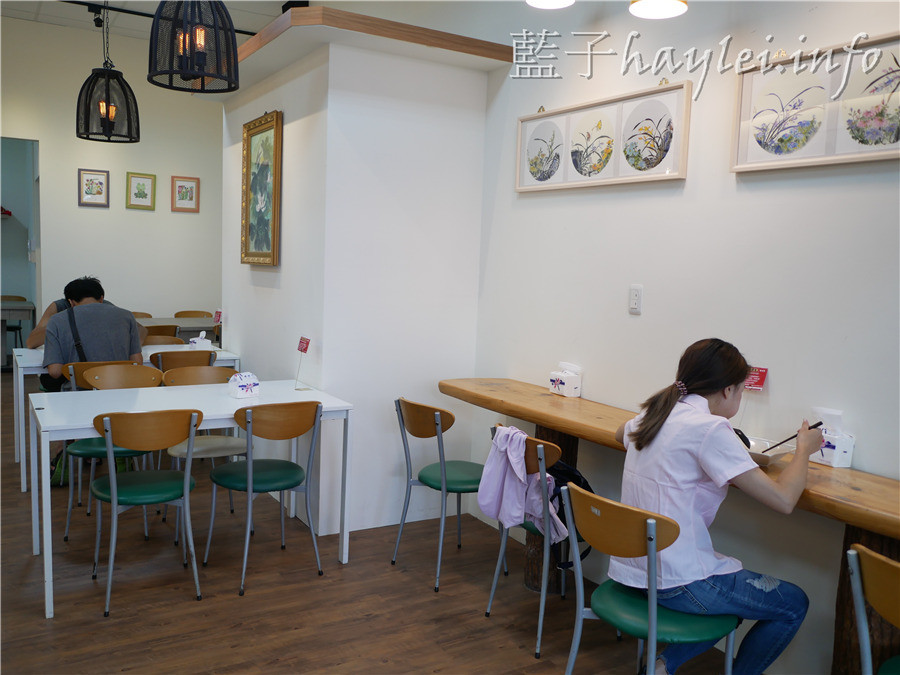 台中北區/天慈素食 英才店-在星級環境享受銅板美食,最舒適的天慈素食餐廳!滷味10元、炒麵25元、主廚手工菜40、素食便當70-100元,近英才路中清路口~台中美食/台中素食/台中小吃/素食餐廳推薦/台中銅板美食推薦/高cp值/素食專賣店/當歸湯/竹筍湯/素滷味/藍子愛美食 中式料理 健康養身 國內旅遊 攝影 民生資訊分享 飲食集錦