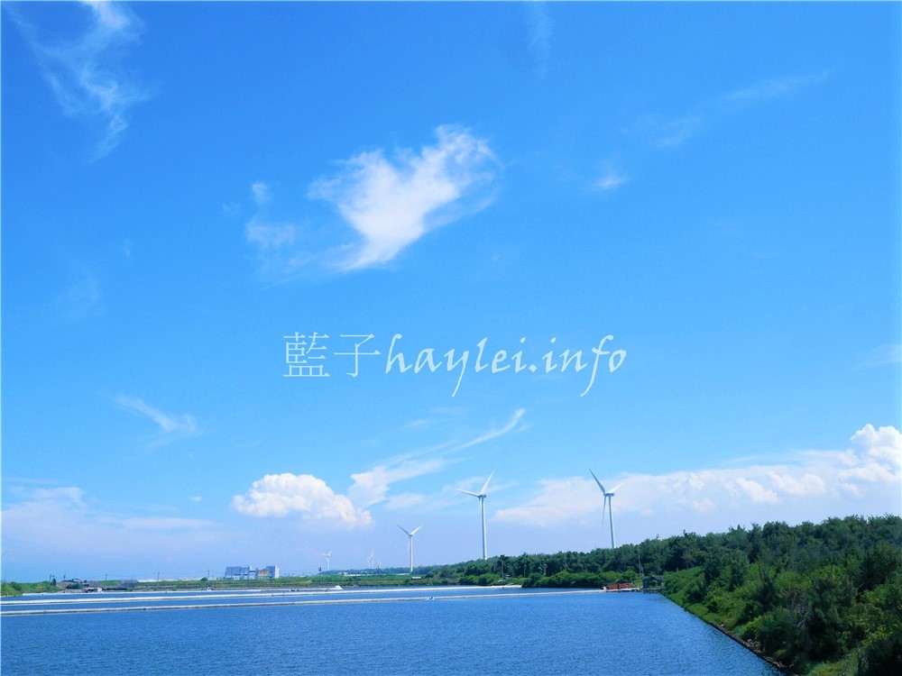 雲林景點/萡子寮濱海遊憩區(萡子寮漁港) -藍天白雲下,沙丘、風車演繹出獨特美景,網美拍照秘境!雲嘉南旅遊/雲嘉南景點/雲嘉南濱海國家風景區/雲林口湖旅遊推薦/網美打卡/秘境聖地/漁港景點推薦/南臺灣觀光/台灣漁港/臺灣旅遊景點推薦/雲林免費景點/藍子愛旅遊 國內旅遊 攝影 民生資訊分享