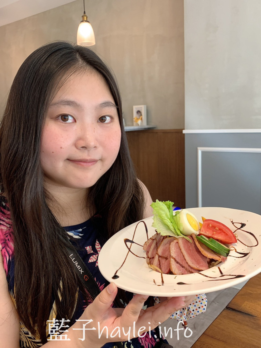 台北松山下午茶/夏綠蒂‧小私廚(二訪)-咖啡廳也能吃到美味私廚料理,首推口感豐富的明太子義大利麵、燉飯,招牌米鬆餅、炸物小點也很非常美味,裝潢佈置很有巧思,見到可愛的小貓咪特別療癒,很適合閨密聚會、親友聚餐呢!台北美食/台北下午茶/中山國中站美食/寵物友善餐廳/親子友善餐廳/夏綠蒂菜單/藍子愛美食 國內旅遊 攝影 民生資訊分享 美式料理 飲食集錦
