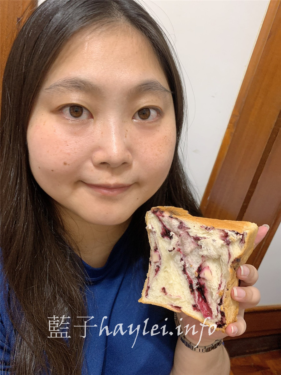 哈肯舖/Hoganbakery-湯種低溫發酵的淨。生吐司&魯邦種老麵發酵的極軟。桑葚優格吐司，手感烘焙的絕佳美味吐司，柔軟有彈性，一吃就愛上的美好滋味！吐司使用潔淨標章認證麵粉製作，不含基改作物，吃起來更安心～宅配美食/台灣生吐司/網紅吐司/點心/麵包/悠閒下午茶/素食吐司/奶素食品/藍子愛美食 健康養身 宅配食記 攝影 新北美食 民生資訊分享 飲食集錦 