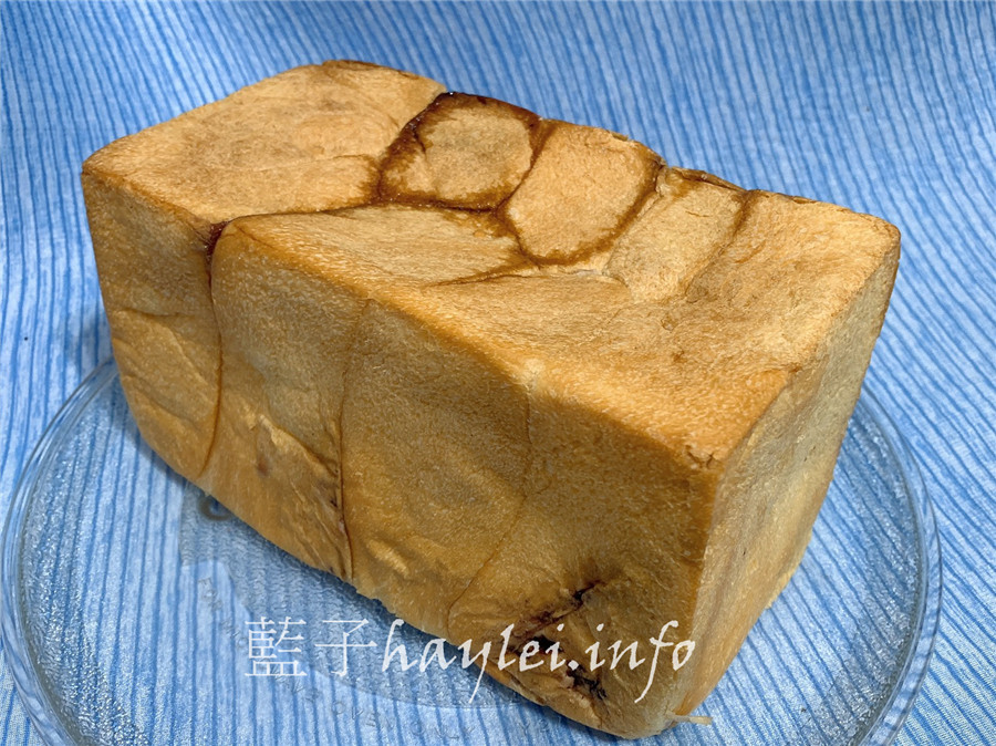 哈肯舖/Hoganbakery-湯種低溫發酵的淨。生吐司&魯邦種老麵發酵的極軟。桑葚優格吐司，手感烘焙的絕佳美味吐司，柔軟有彈性，一吃就愛上的美好滋味！吐司使用潔淨標章認證麵粉製作，不含基改作物，吃起來更安心～宅配美食/台灣生吐司/網紅吐司/點心/麵包/悠閒下午茶/素食吐司/奶素食品/藍子愛美食 健康養身 宅配食記 攝影 新北美食 民生資訊分享 飲食集錦 