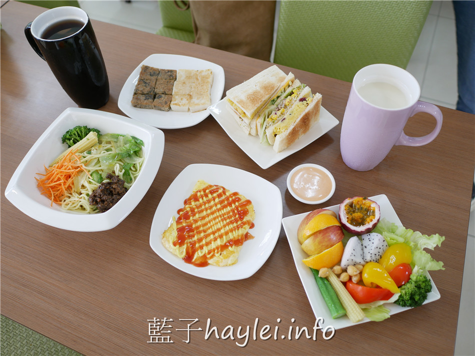 今天吃什麼/嘉義大林/蔬心早食-近大林火車站的素食早餐店，環境乾淨舒適，餐點種類豐富且口味好，多點蔬食、少點負擔，離健康更進一步～香辣美味的手炒麻辣醬拌上乾拌麵超好吃！嘉義美食/大林美食/嘉義素食/大林素食/大林早餐/嘉義早餐店/嘉義早餐推薦/親子友善餐廳/藍子愛美食 中式料理 健康養身 國內旅遊 攝影 民生資訊分享 飲食集錦 