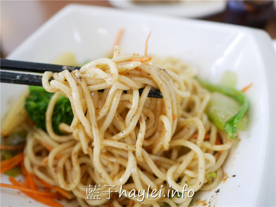 今天吃什麼/嘉義大林/蔬心早食-近大林火車站的素食早餐店,環境乾淨舒適,餐點種類豐富且口味好,多點蔬食、少點負擔,離健康更進一步~香辣美味的手炒麻辣醬拌上乾拌麵超好吃!嘉義美食/大林美食/嘉義素食/大林素食/大林早餐/嘉義早餐店/嘉義早餐推薦/親子友善餐廳/藍子愛美食 中式料理 健康養身 國內旅遊 攝影 民生資訊分享 飲食集錦