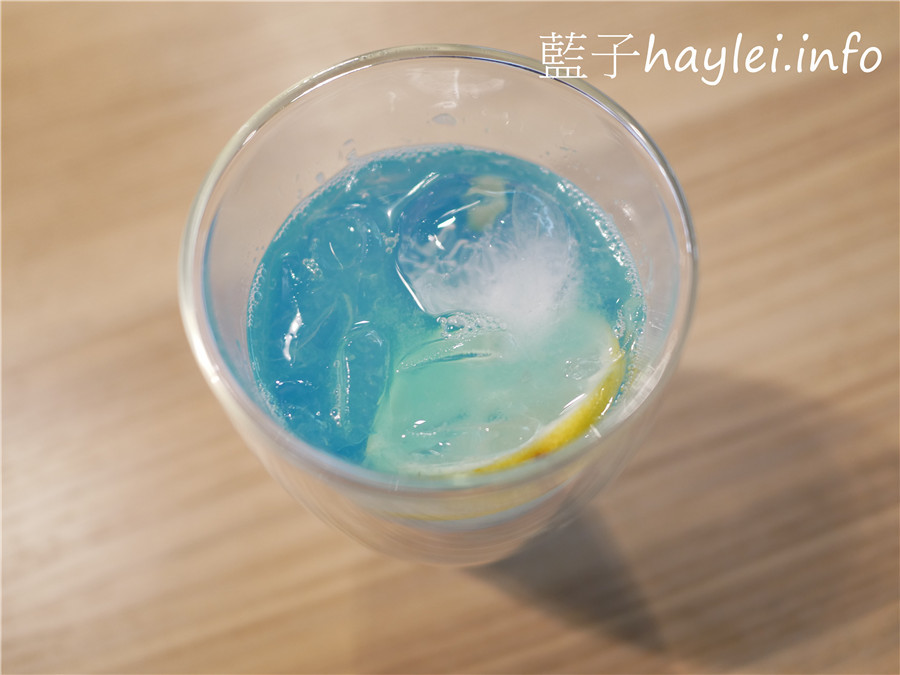 今天吃什麼/嘉義中埔/月cafe/月咖啡-近嘉義大學的個性咖啡廳，提供手沖咖啡、特色花果茶飲跟鬆餅等美食，邊聽著黑膠唱片、邊品著香氣醉人的療癒咖啡，悠閒享受屬於此刻的浪漫時光！嘉義美食/嘉義咖啡廳/文青咖啡館/寵物友善/藍子愛美食 國內旅遊 攝影 民生資訊分享 美式料理 飲食集錦 