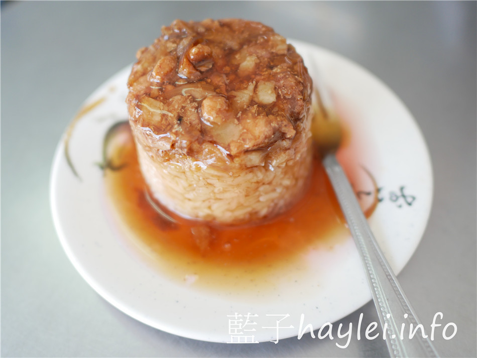 今天吃什麼/嘉義東區/後湖碗粿-傳統古早味嫩Q碗粿餡料豐富、鮮味十足的肉粽、鹹香美味的米糕跟酥嫩的肉骨湯樣樣美味,加點辣更夠味,在地人推薦的平價好吃古早味美食!嘉義美食/嘉義小吃/嘉義碗粿/嘉義肉粽/嘉義米糕/傳統小吃/平民美食/傳統早餐/嘉義必吃美食/藍子愛美食 中式料理 國內旅遊 攝影 民生資訊分享 飲食集錦