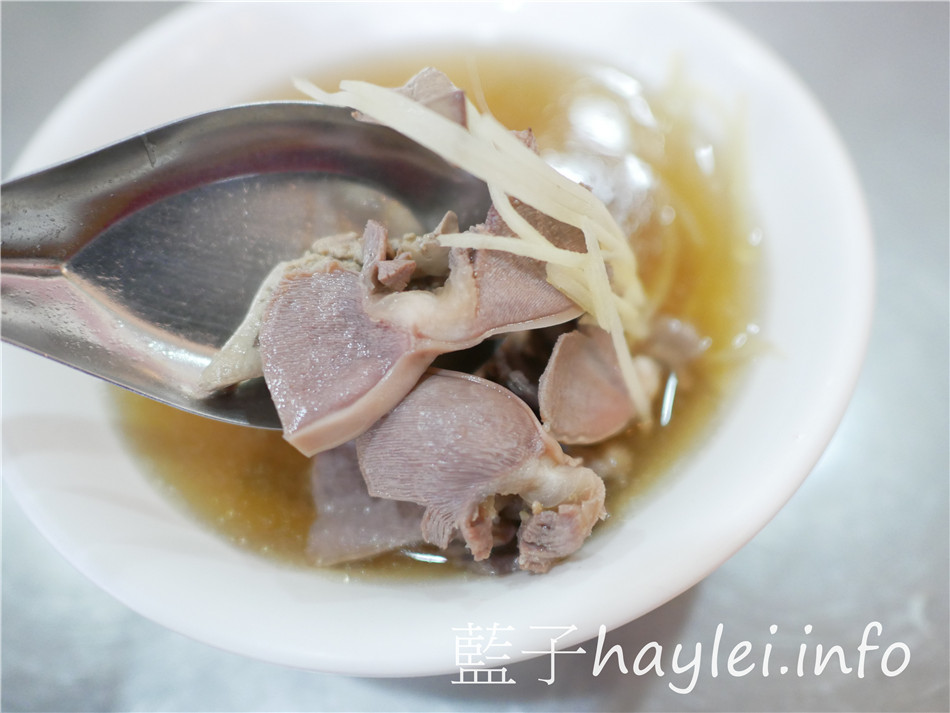 今天吃什麼/嘉義東區/阿波鴨肉麵-紅燒鴨肉軟嫩美味,台式熱炒、滷味、煎蛋、鴨肉麵、下水湯等味道更是可圈可點,嘉義必吃平民美食,近文化路夜市、文化公園~嘉義美食/嘉義小吃/嘉義鴨肉美食/嘉義鴨肉推薦/嘉義熱炒/熱炒美食/傳統小吃/傳統美食/藍子愛美食 中式料理 國內旅遊 攝影 民生資訊分享 飲食集錦