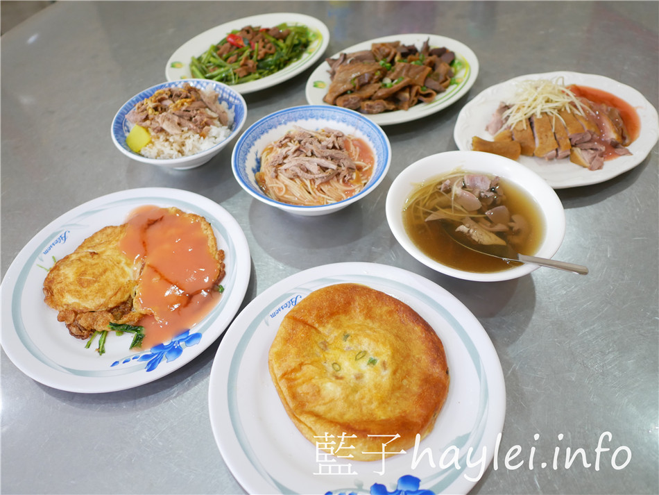 今天吃什麼/嘉義東區/阿波鴨肉麵-紅燒鴨肉軟嫩美味,台式熱炒、滷味、煎蛋、鴨肉麵、下水湯等味道更是可圈可點,嘉義必吃平民美食,近文化路夜市、文化公園~嘉義美食/嘉義小吃/嘉義鴨肉美食/嘉義鴨肉推薦/嘉義熱炒/熱炒美食/傳統小吃/傳統美食/藍子愛美食 中式料理 國內旅遊 攝影 民生資訊分享 飲食集錦