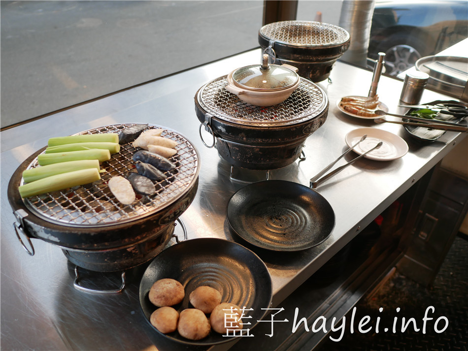 今天吃什麼/嘉義西區/旺柴燒肉屋-露天環境寬敞放鬆,專人烤肉不會手忙腳亂怕燒焦,樣樣品質有把關,新鮮現點現烤不回烤,品嘗美食更盡興!嘉義美食/嘉義燒烤/嘉義小吃/嘉義居酒屋/特色小店/個性美食/療癒美食/約會聚餐/停車方便/自備停車場/藍子愛美食 中式料理 國內旅遊 攝影 日式料理 民生資訊分享 飲食集錦