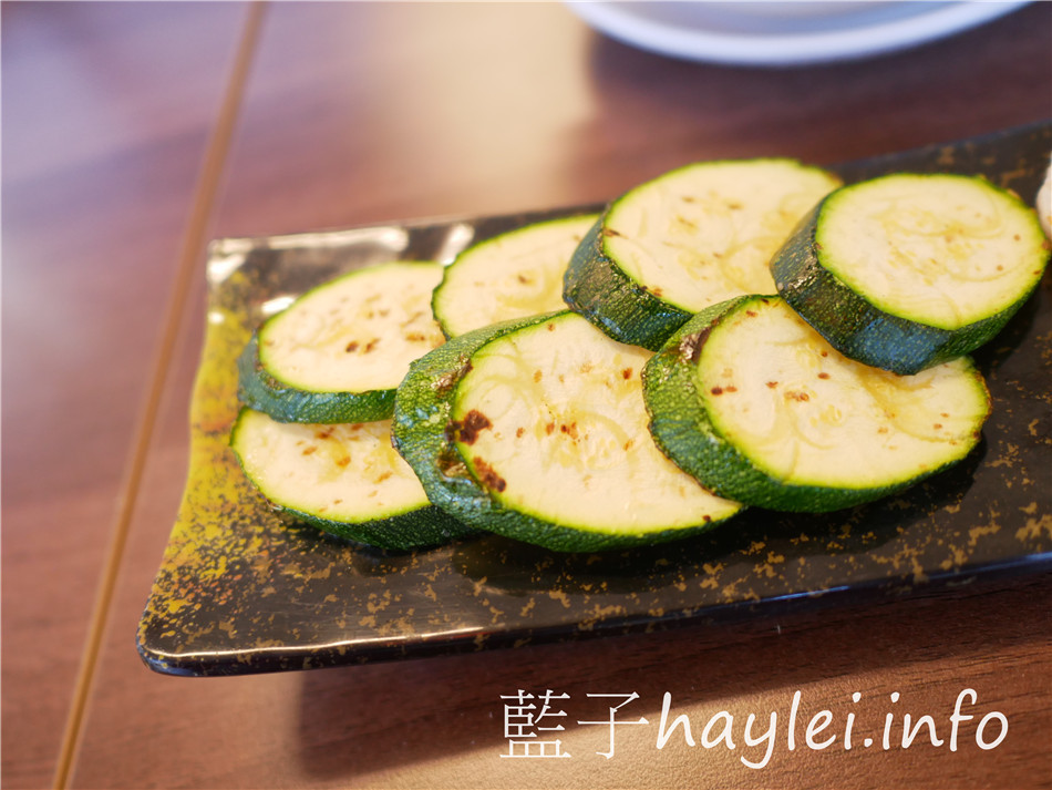 今天吃什麼/嘉義西區/旺柴燒肉屋-露天環境寬敞放鬆,專人烤肉不會手忙腳亂怕燒焦,樣樣品質有把關,新鮮現點現烤不回烤,品嘗美食更盡興!嘉義美食/嘉義燒烤/嘉義小吃/嘉義居酒屋/特色小店/個性美食/療癒美食/約會聚餐/停車方便/自備停車場/藍子愛美食 中式料理 國內旅遊 攝影 日式料理 民生資訊分享 飲食集錦