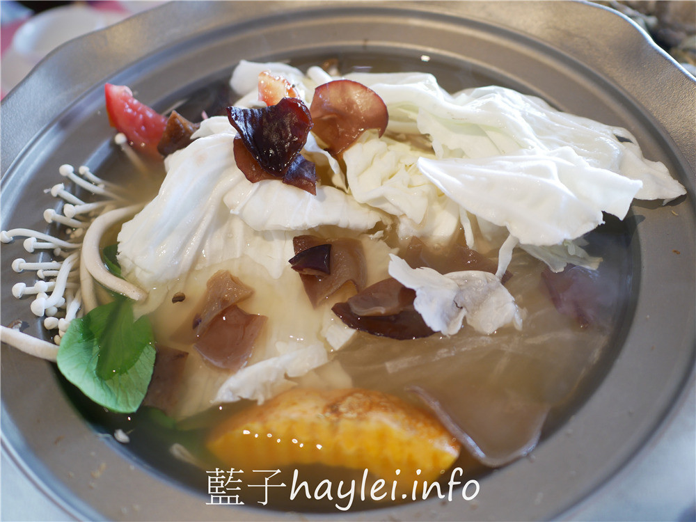 台南將軍漁港美食/九叔公餐廳 將軍漁港海景宴會廳(海鮮蒸籠塔)-新鮮海鮮上蒸籠,上蒸下煮蒸籠宴,一鍋多吃人人愛!免費素食自助吧,卡拉ok歡樂無限!今天吃什麼/台南馬沙溝/台南漁港美食/將軍漁港美食/將軍漁港海鮮餐廳/台南海鮮餐廳推薦/現點現做/生猛海鮮/台南美食/藍子愛美食 中式料理 國內旅遊 攝影 民生資訊分享 飲食集錦