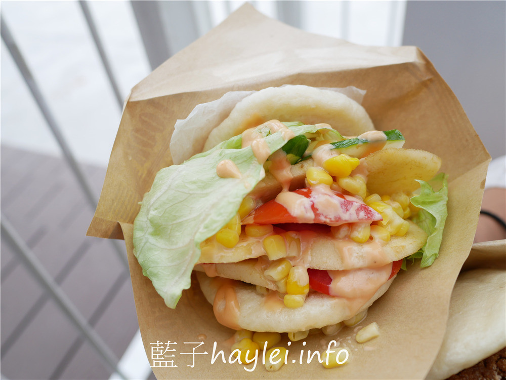 台南將軍漁港美食/阿鴻手工包子饅頭-將軍漁港觀光海樓內的人氣美食,用活酵母發酵的刈包、玫瑰饅頭更是必吃美味!今天吃什麼/台南馬沙溝/台南漁港美食/將軍漁港美食/新鮮現做/台南創意點心/台南美食/藍子愛美食 中式料理 健康養身 國內旅遊 攝影 民生資訊分享 飲食集錦