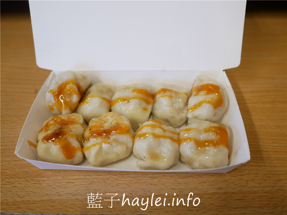 嘉義朴子/福州包香酥抓餅-剛出鍋熱騰騰的多汁福州包，煎至金黃酥香的美味抓餅擄獲在地人味蕾，近朴子國小的經典在地小吃！今天吃什麼/嘉義美食/嘉義小吃/傳統美食/在地美味/藍子愛美食 中式料理 國內旅遊 攝影 民生資訊分享 飲食集錦 